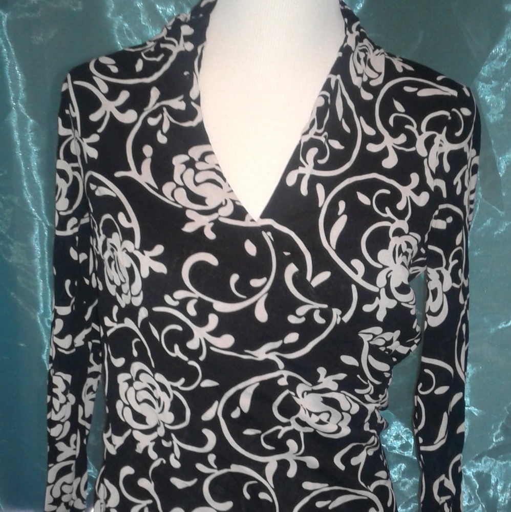 Black amd white blouse